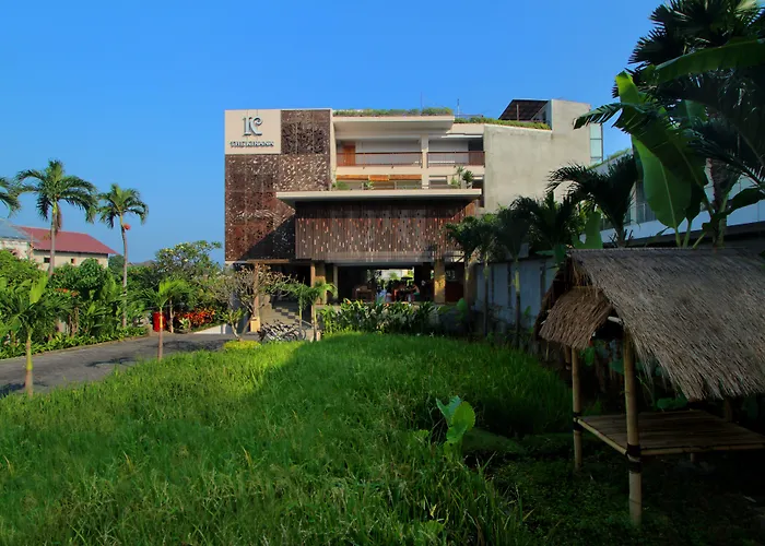 Hotel The Kirana 4*
